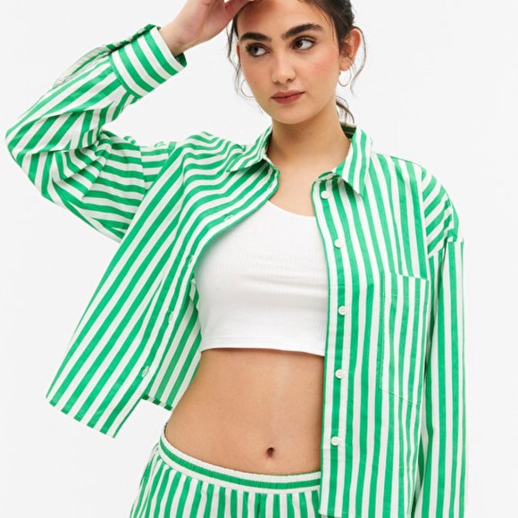 NWT Monki Cropped Button Down Cotton Shirt - Picture 2 of 5